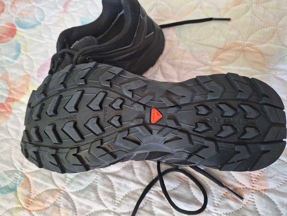 Дамски туристически обувки Salomon (38 номер)