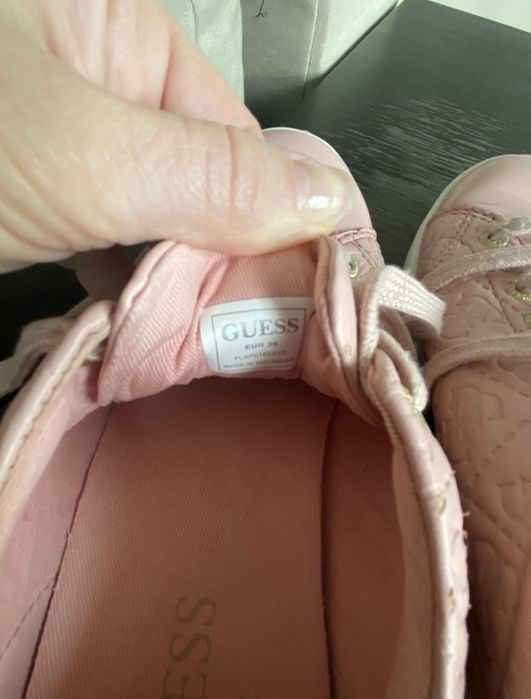 Сникърси Guess розови