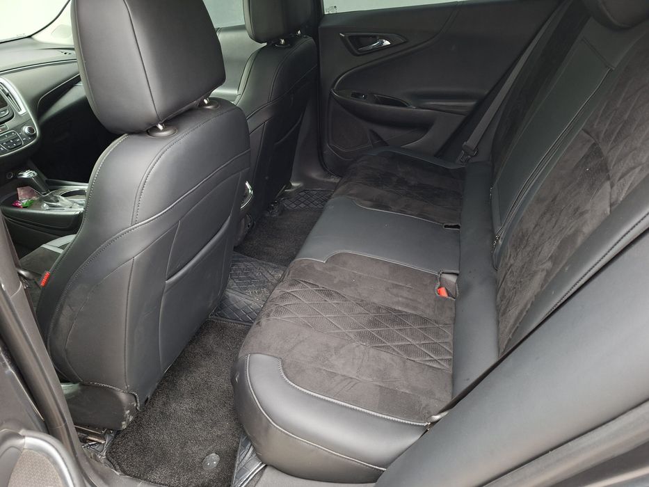 Малибу 2 сотилади срочно 2.4 атмосферный мотор. Ўзимни мошинам