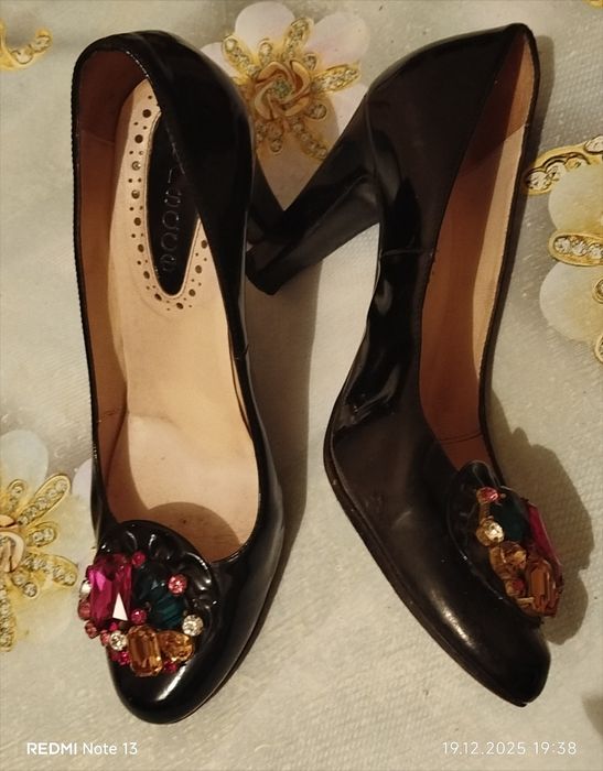 Туфли женские модные на каблуках