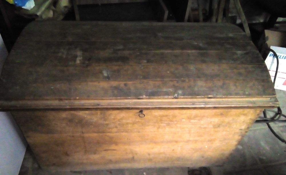 Старинна ракла от 19 век