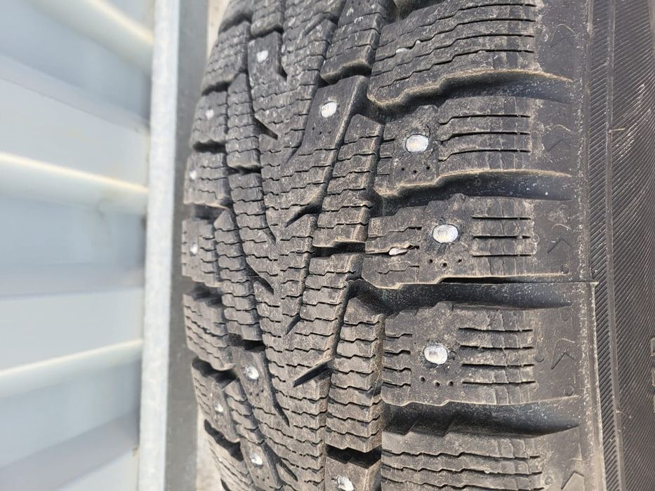 Продам зимнюю резину с дисками