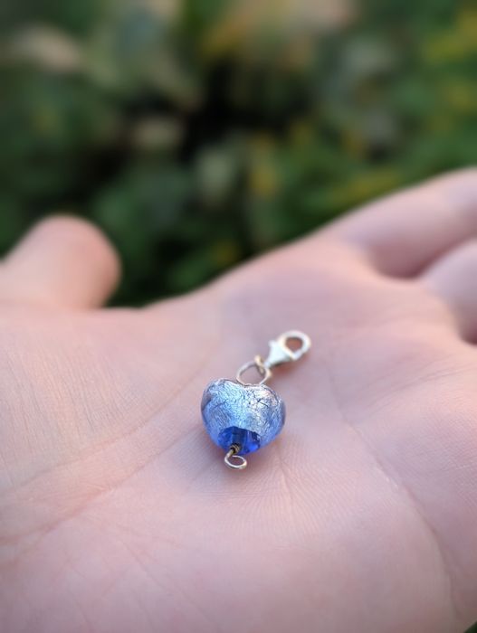 Vechi charm pandantiv argint 925, in forma de inima, din sticla de Murano, albastru deschis