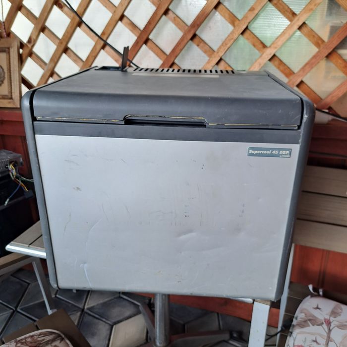 Lada frigorifica  45 L 12V/220V /Gaz