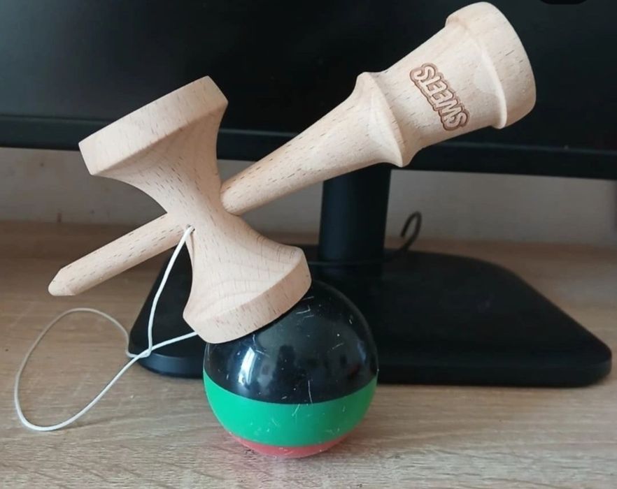 Kendama sweets  in stare aproape perfecta