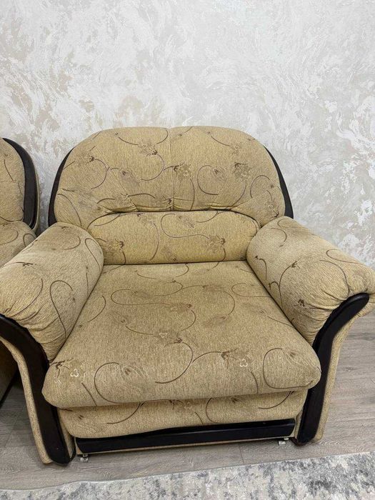 Продам диван с креслом