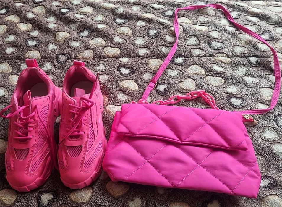 Комплект розови маратонки + чанта