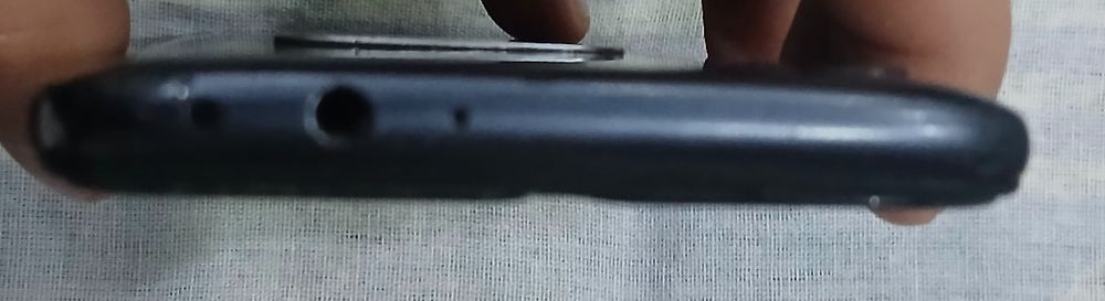 Tellefon redmi 7 sotiladi