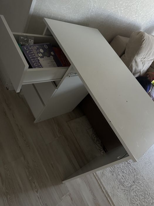 Стол письменный школьный