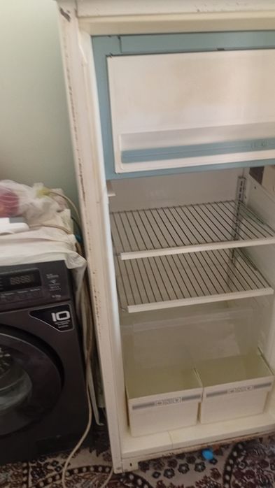 Сср халадилник ишлаши яхши ичлари тоза хиди йук