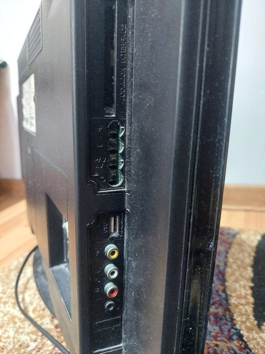 Vând TV Led Toshiba