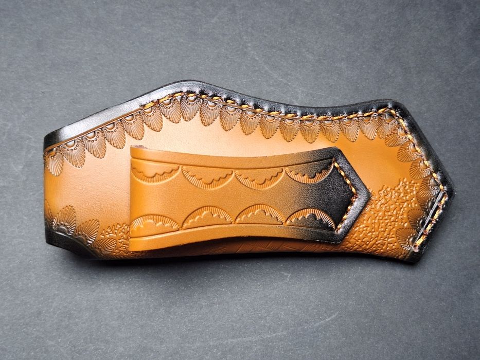 Сгъваем нож от дамаска стомана с кожен калъф