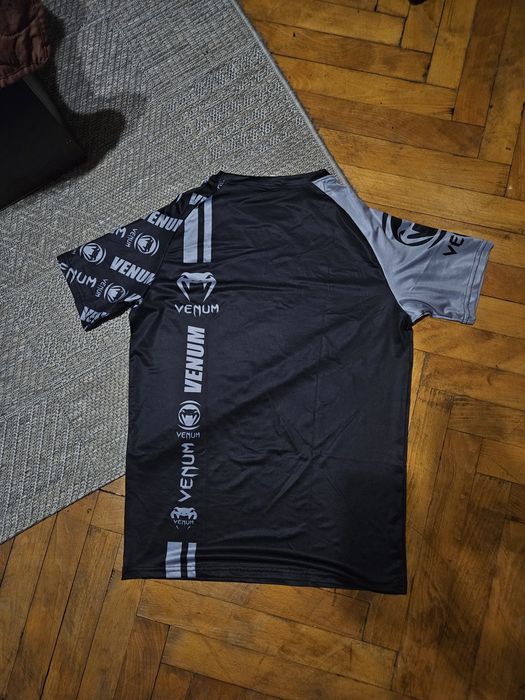 Venum Performance Rashguard – Черен/Сив