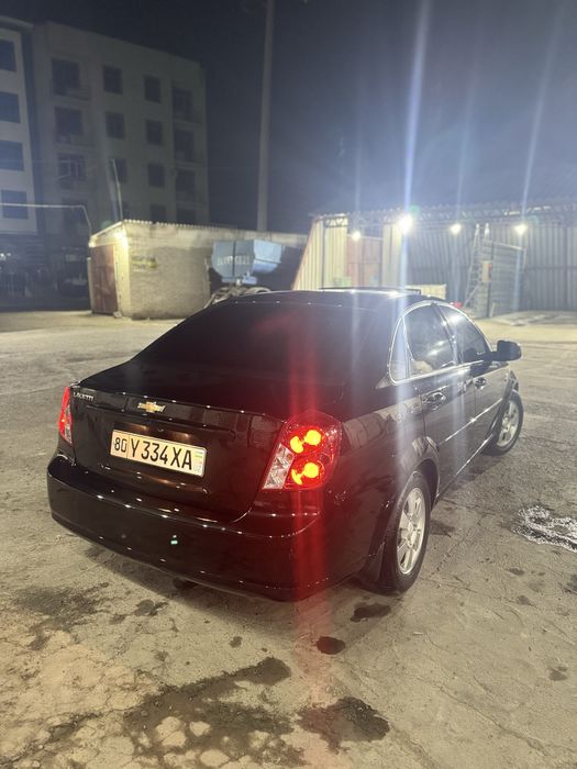 Gentra 2023. Qora lyukli. Metan