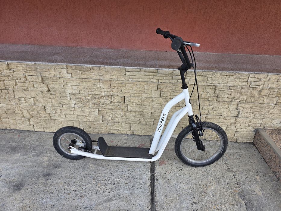Biciclete el fara pedale si trotinete