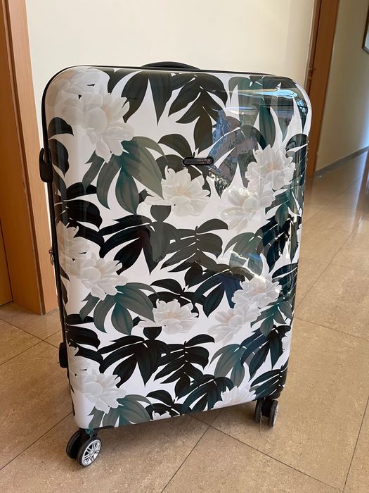 Оригинален голям куфар Legacy Lite from London