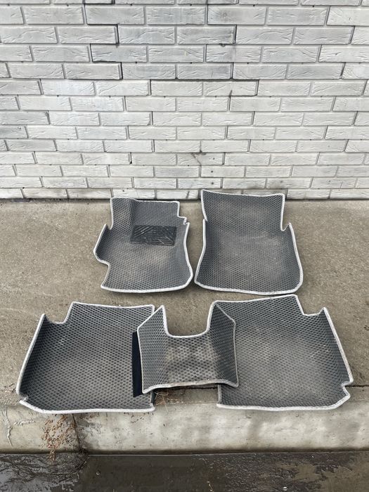 Продам полики на Subaru legasy,outback