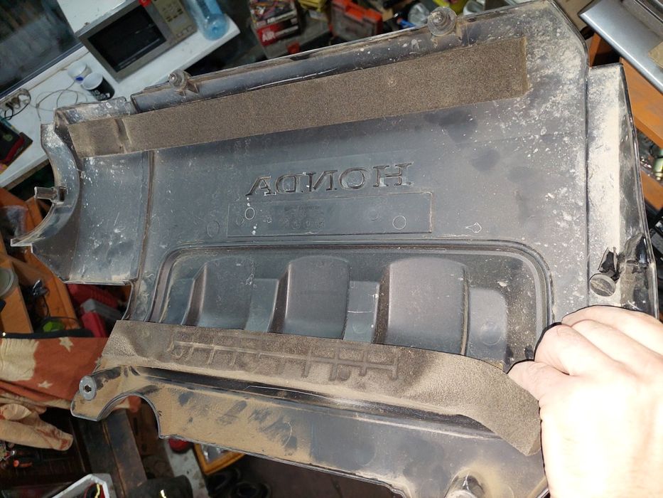 Крышка двигателя на Honda odyssey