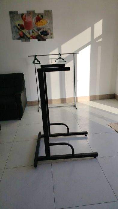 Брус сотилади идеал холатда 200кг бемалол