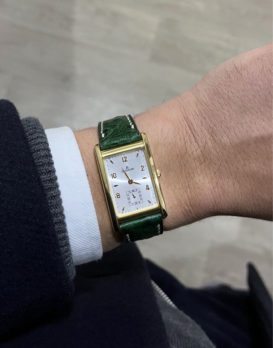 Superb ceas Dugena Tank Gold Quartz - unic in Romania