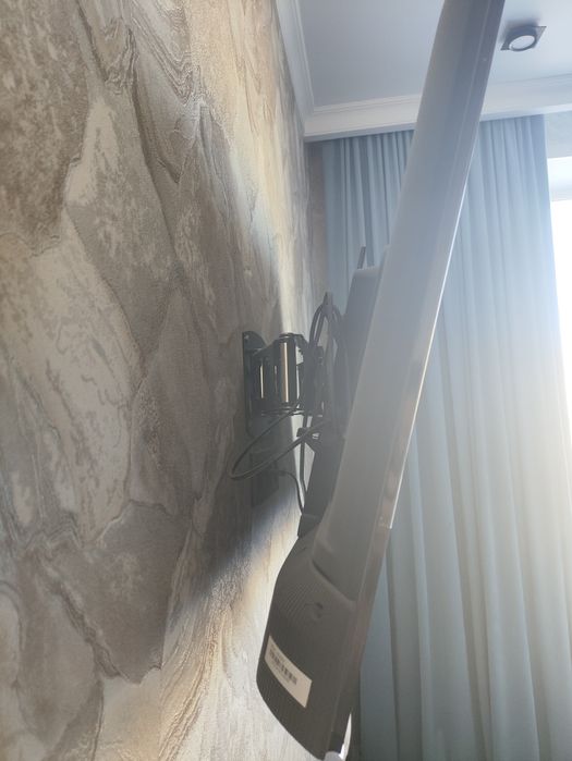 TCL QLED телевизор продам