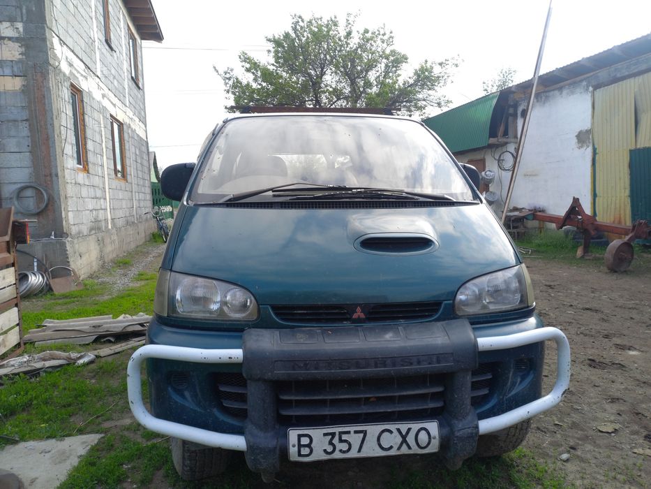 срочно продам машину делику  срочно