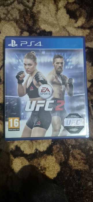 Vând UFC2 play station 4