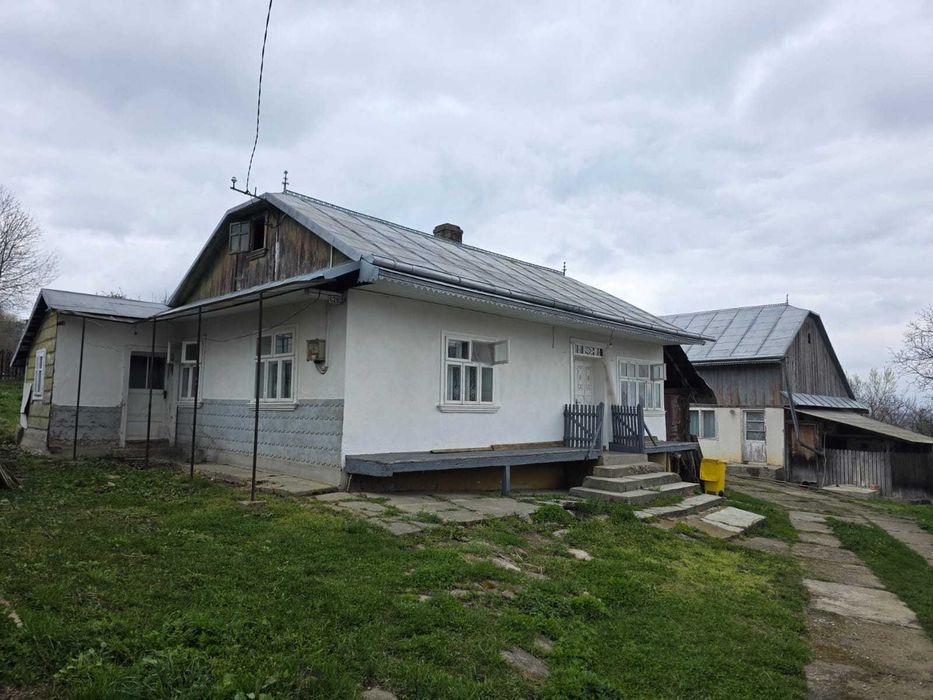 Vand casa cu sura, curte mare si gradina in Bosanci , Suceava