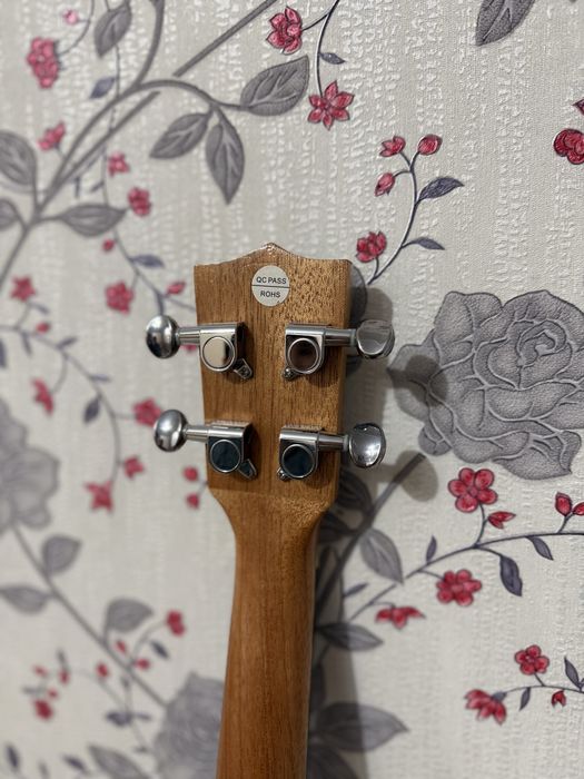 Продам укулеле