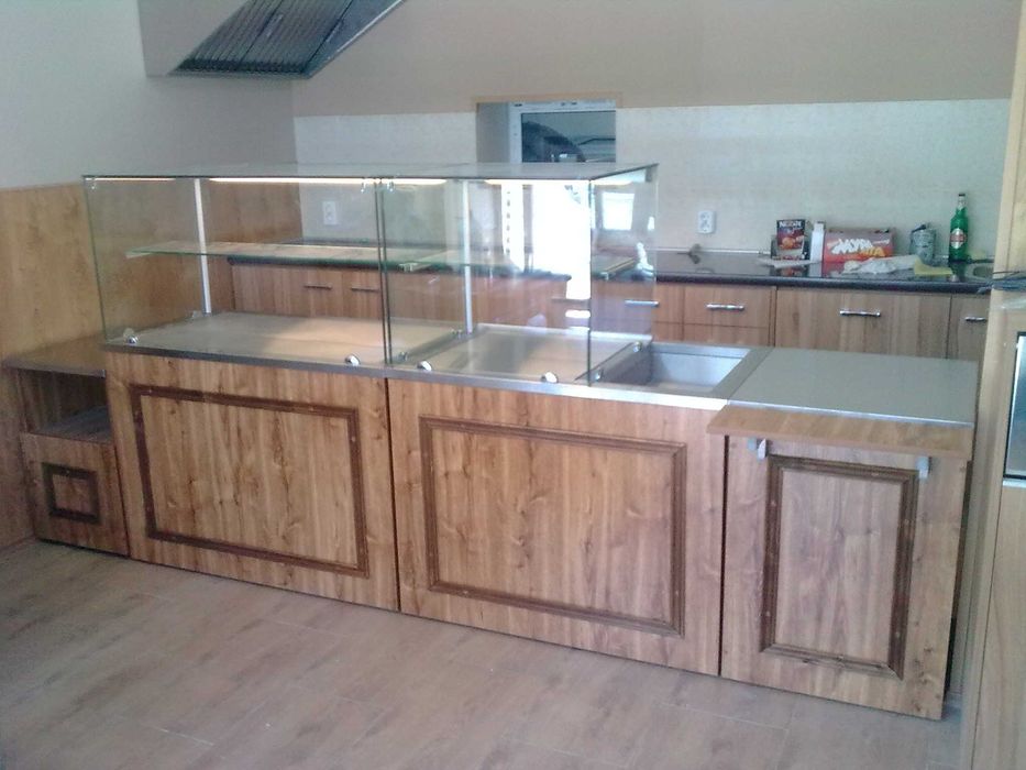 Топли и салатени витрини !