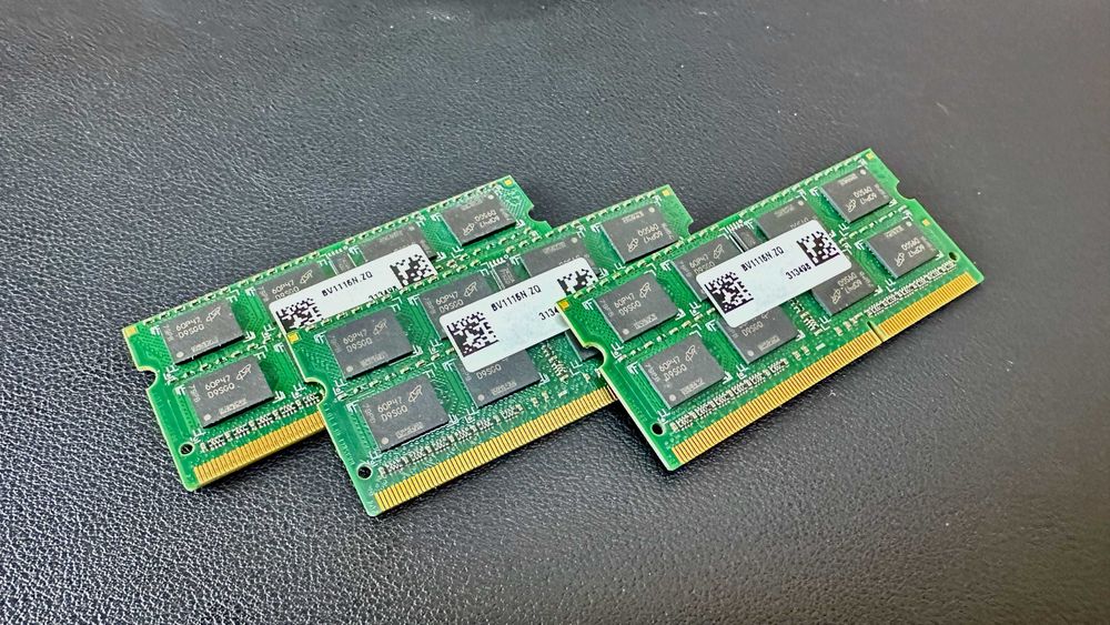 Memorie RAM Laptop Crucial 8gb, DDR3, 1866MHz CL13 x 3 bucăți (24GB)