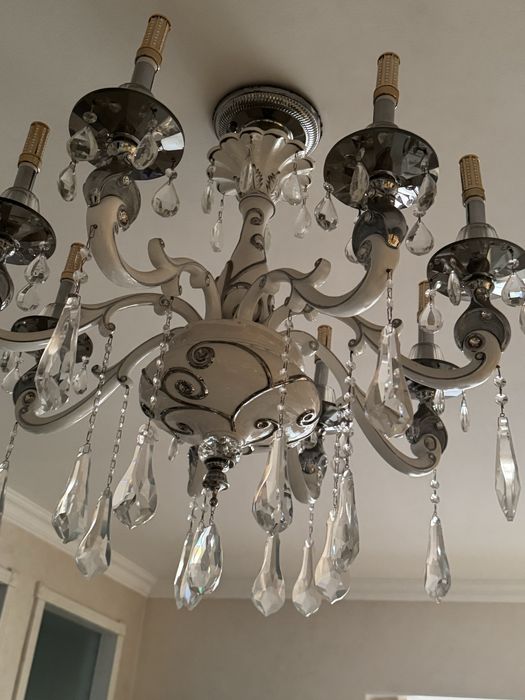 Шикарная фарфоровая люстра
