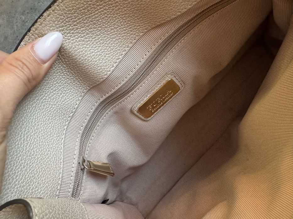 Furla чанта бежова