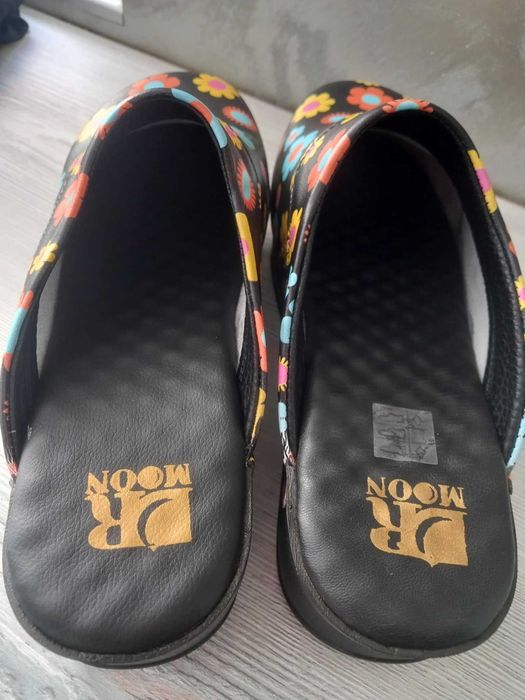 Медицински чехли / сабо номер 39