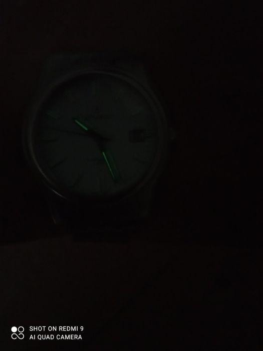 Shveytsariskiy saat satiladi Grovana