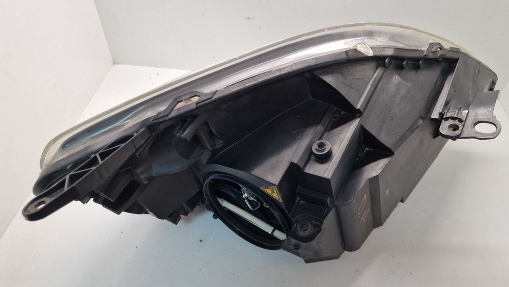 Опел Зафира Б ляв десен ксенон ксенонов фар xenon far Opel Zafira B