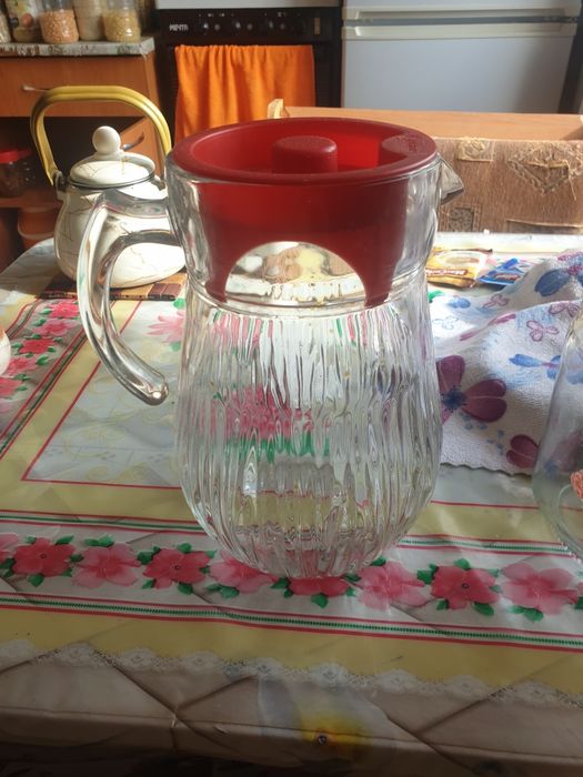Продам кухонный кувшин