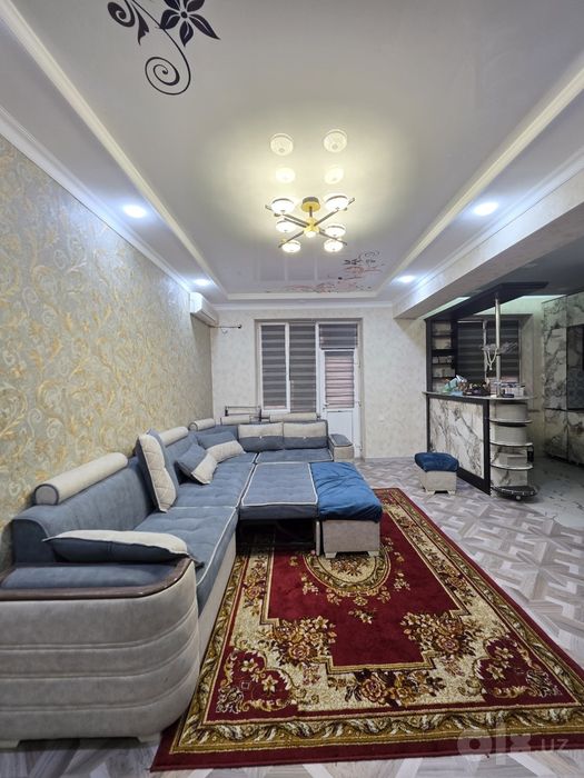 Vayeni garadok studio qilingan uy