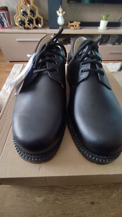 Кожени обувки 44 номер
