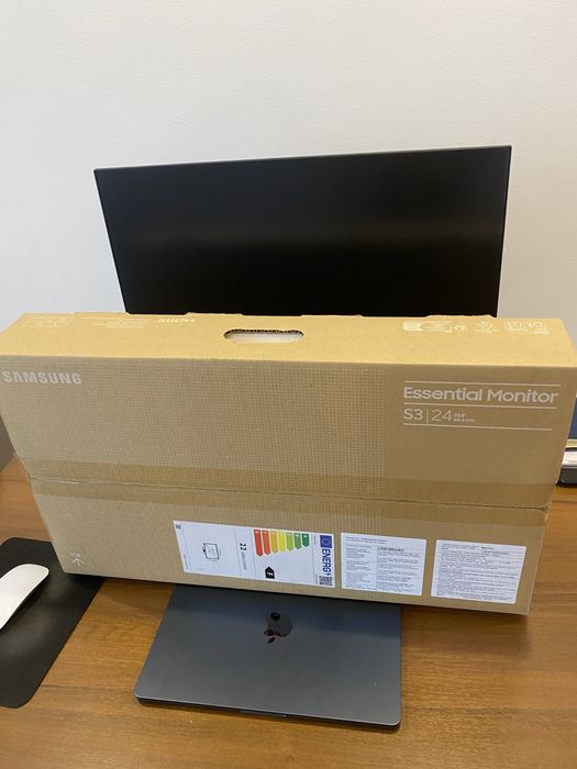 Монитор Samsung Essential S3 (LS24F320GAIXCI)