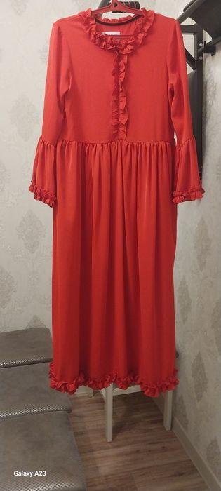 Платья красная женская