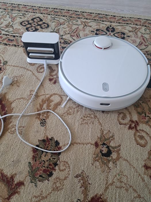 Продаеться робот пылесос