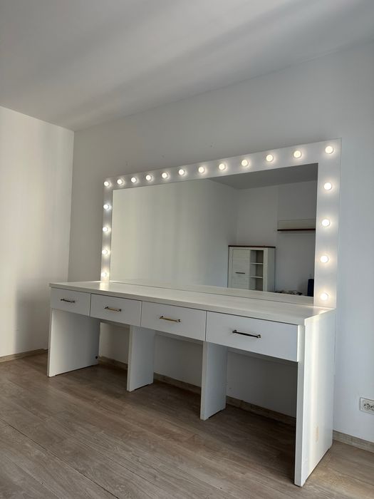 Masa Makeup de Vanzare