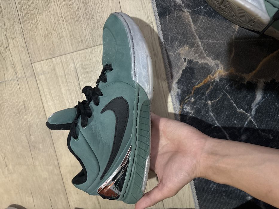 Кроссовки kobe 4  размер 43 маломерит