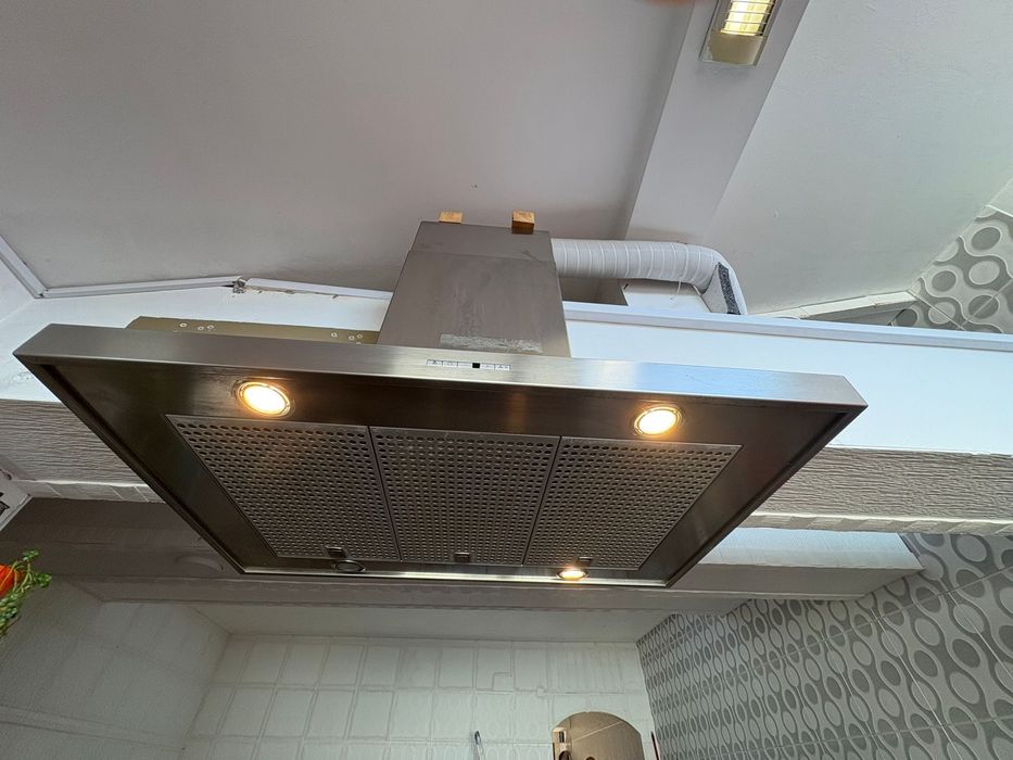 Mobila bucatarie cu electronice