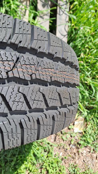 1бр. Нова 215/75/16C Continental, Бусова