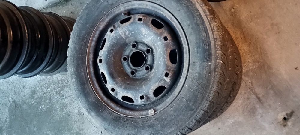 Vând sau schimb roți pentru Skoda Fabia