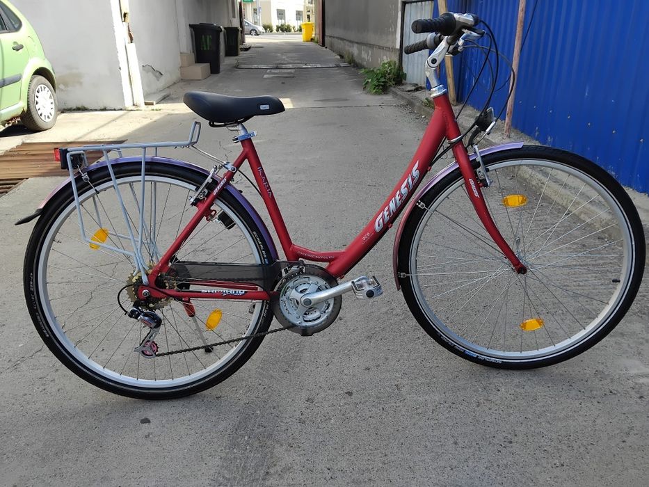 Vând bicicleta din aluminiu pentru damă