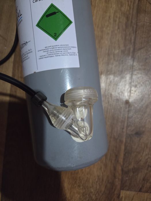 Butelie co2  in stare bună