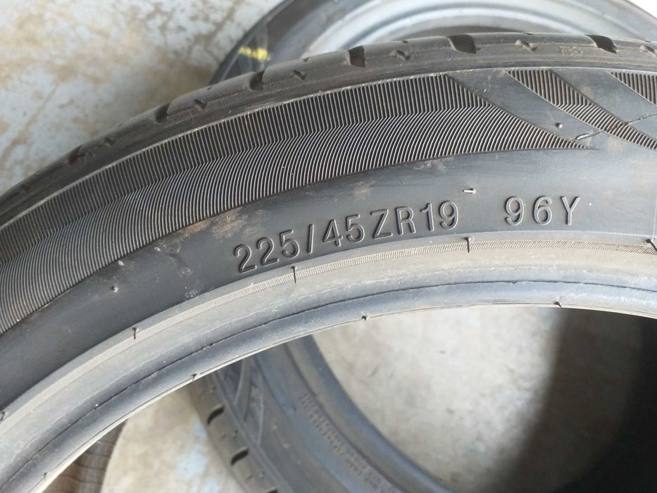 Anvelope Kumho 225/45 R19 vara